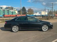 Second-hand VW Jetta 140 CP (102 kW) 2005 Negru Berlinǎ
