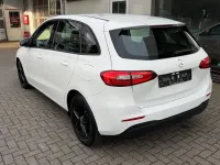 Gebraucht Mercedes B180 136 PS (100 kW) 2019 Weiß Van / Kleinbus