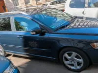 Usado Volvo V50 114 CV (83 kW) 2011 Azul Familiar