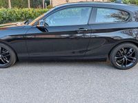 Gebraucht BMW 114 102 PS (75 kW) 2014 Schwarz Kleinwagen