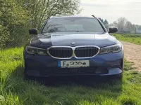 Gebraucht BMW 330e 292 PS (214 kW) 2021 Blau Kombi