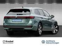Gebraucht VW Passat Business 150 PS (110 kW) 2025 Grün Kombi