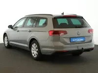 Gebraucht VW Passat 150 PS (110 kW) 2023 Mondsteingrau Kombi