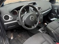 Gebraucht Renault Clio II 75 PS (55 kW) 2009 Silber Kleinwagen