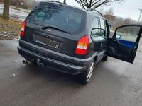 Gebraucht Opel Zafira Executive 147 PS (108 kW) 2001 Schwarz Van / Kleinbus