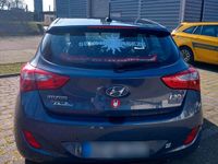 Gebraucht Hyundai i30 135 PS (99 kW) 2013 Blau Limousine