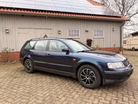 Gebraucht VW Passat 125 PS (91 kW) 1998 Blau Kombi