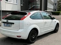 Gebraucht Ford Focus 101 PS (74 kW) 2007 Weiß Kleinwagen