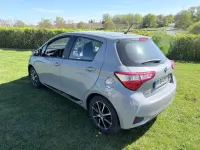 Gebraucht Toyota Yaris Hybrid Team 73 PS (53 kW) 2017 Grau Limousine
