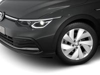 Gebraucht VW Golf VIII Style 131 PS (96 kW) 2024 Grau Limousine