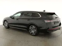 Neu VW Passat R-line 193 PS (141 kW) 2026 Grenadilla black meta... Kombi