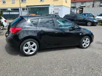 Gebraucht Opel Astra 87 PS (63 kW) 2012 Schwarz Kleinwagen