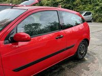 Gebraucht Ford Focus 105 PS (77 kW) 2002 Rot Kleinwagen