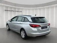 Gebraucht Opel Astra 101 PS (74 kW) 2018 Silber Limousine