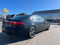 Gebraucht Jaguar XF Prestige 179 PS (131 kW) 2015 Schwarz Limousine
