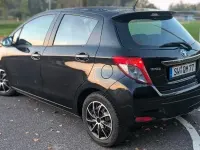 Gebraucht Toyota Yaris 90 PS (66 kW) 2014 Schwarz Kleinwagen