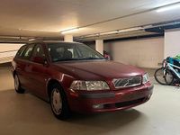 Gebraucht Volvo V40 122 PS (89 kW) 2001 Rot Kombi