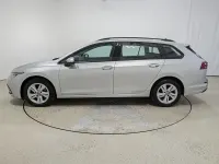 Gebraucht VW Golf VIII Life 131 PS (96 kW) 2024 Reflexsilber metallic Kombi