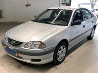 Gebraucht Toyota Avensis Sol 150 PS (110 kW) 2002 Silber Kleinwagen