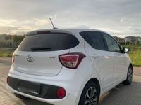 gebraucht Hyundai i10 1.0 YES! + mit Navi/Klimaaut./Parksensoren