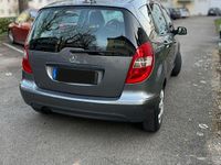 Gebraucht Mercedes A160 95 PS (69 kW) 2011 Grau Kleinwagen
