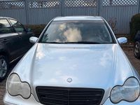 Gebraucht Mercedes C220 147 PS (108 kW) 2003 Silber Limousine