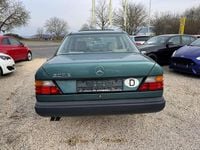 Gebraucht Mercedes E300 Avantgarde 179 PS (131 kW) 1988 Grün Limousine
