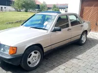 Gebraucht Mercedes 190 122 PS (89 kW) 1987 Silber Limousine
