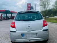 Gebraucht Renault Clio II 60 PS (44 kW) 2007 Silber Kleinwagen