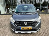 Gebraucht Dacia Lodgy Stepway 116 PS (85 kW) 2017 Grau Van / Kleinbus