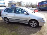 Gebraucht Nissan Almera Tino 114 PS (83 kW) 2003 Silber Van / Kleinbus