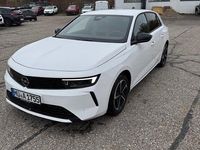 Neu Opel Astra Enjoy 131 PS (96 kW) 2025 Lack weiss banquise/typ aussen Limousine