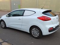 Gebraucht Kia Ceed 90 PS (66 kW) 2015 Weiß Kleinwagen