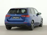 Gebraucht Mercedes B220 Progressive 190 PS (139 kW) 2024 Metalliclack spektralblau Kleinwagen