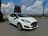 Gebraucht Ford Fiesta Trend 101 PS (74 kW) 2015 Weiß Kleinwagen