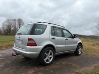 Gebraucht Mercedes ML320 218 PS (160 kW) 2001 Silber SUV