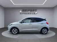 Gebraucht Hyundai i10 GO! 67 PS (49 kW) 2023 Sleek silver / met Kleinwagen