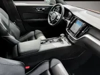 Gebraucht Volvo V60 R-Design 150 PS (110 kW) 2019 Rot Kombi