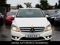 Gebraucht Mercedes B180 109 PS (80 kW) 2013 Weiß Kleinwagen