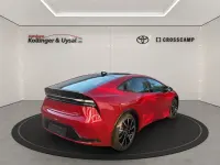 Gebraucht Toyota Prius Advance 151 PS (111 kW) 2025 Rot Kleinwagen
