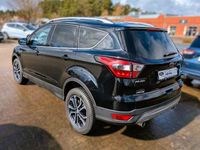Gebraucht Ford Kuga Titanium 150 PS (110 kW) 2018 Schwarz SUV