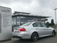 Gebraucht BMW 318 143 PS (105 kW) 2010 Silber metallic Limousine