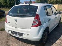 Gebraucht Dacia Sandero Ambiance 75 PS (55 kW) 2012 Weiß Kleinwagen