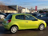Gebraucht Renault Clio III Dynamique 75 PS (55 kW) 2009 Grün Kleinwagen