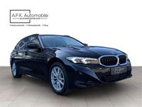 Gebraucht BMW 320 Shadowline 190 PS (139 kW) 2023 Black sapphire metallic Kombi