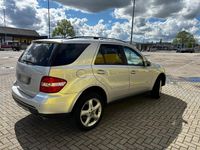 Gebraucht Mercedes ML320 224 PS (164 kW) 2006 Silber SUV