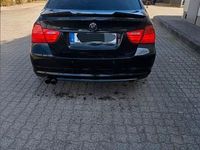 Gebraucht BMW 325 197 PS (144 kW) 2009 Schwarz Limousine