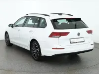 Gebraucht VW Golf VIII Life 110 PS (80 kW) 2022 Pure white Kombi