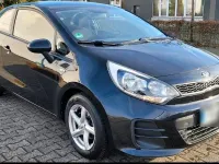 Gebraucht Kia Rio 84 PS (61 kW) 2016 Schwarz Kleinwagen