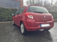 Gebraucht Renault Clio II 75 PS (55 kW) 2010 Rot Limousine